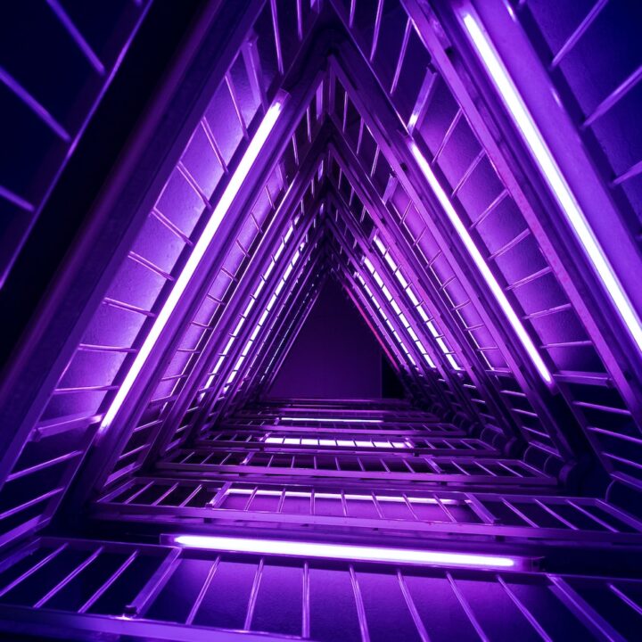 purple and black pyramid wallpaper